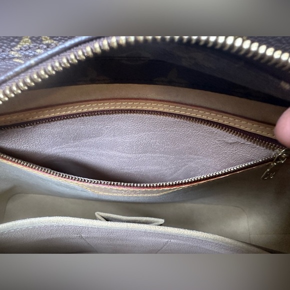 Louis Vuitton Luco M51155 Monogram Canvas Shoulder Tote Bag Zip Close Brown EUC - Picture 9 of 11